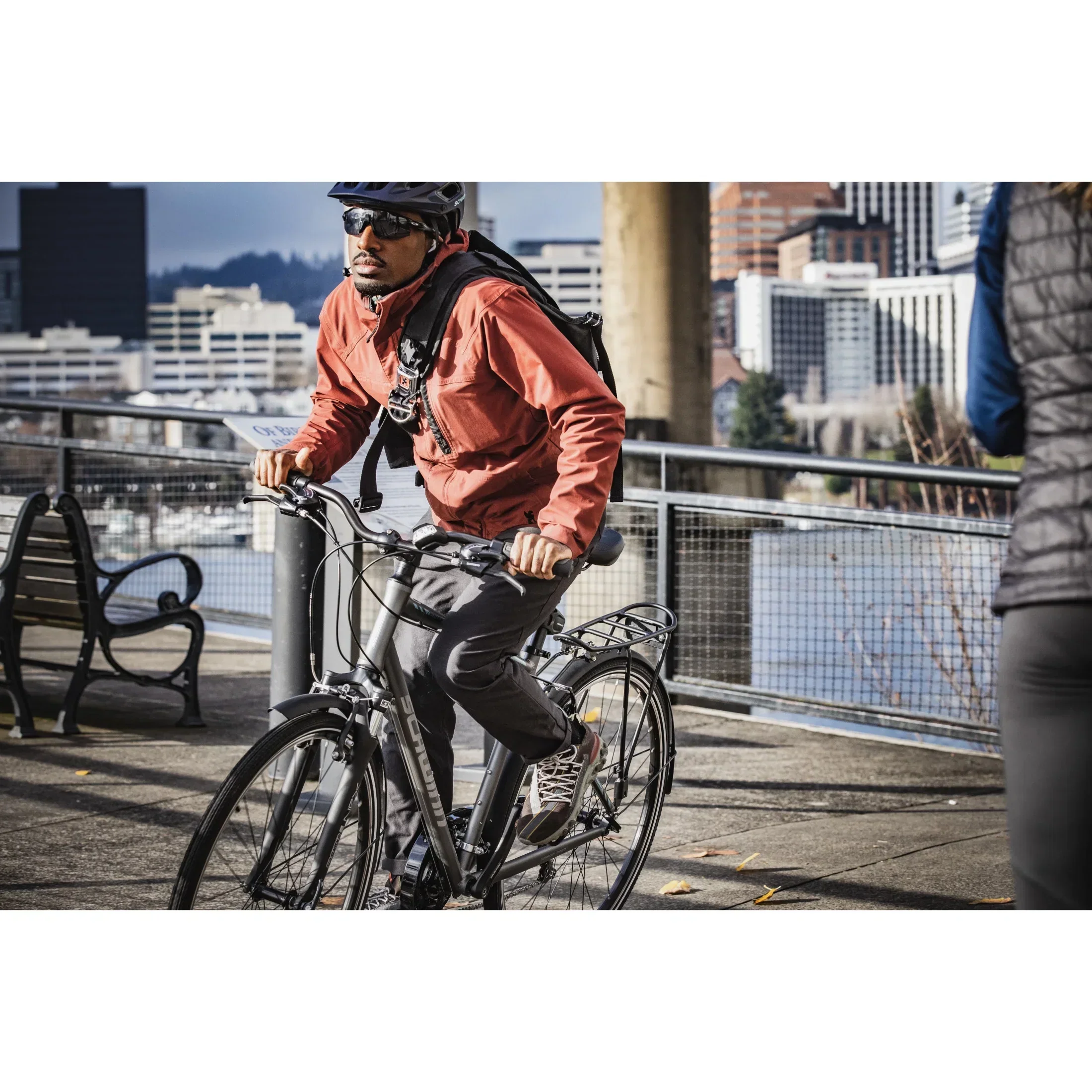 Schwinn Network 6c Hybrid Bike, 21 Speeds, Large 19.5 in Men's Style Frame, 700c Wheels, Grey