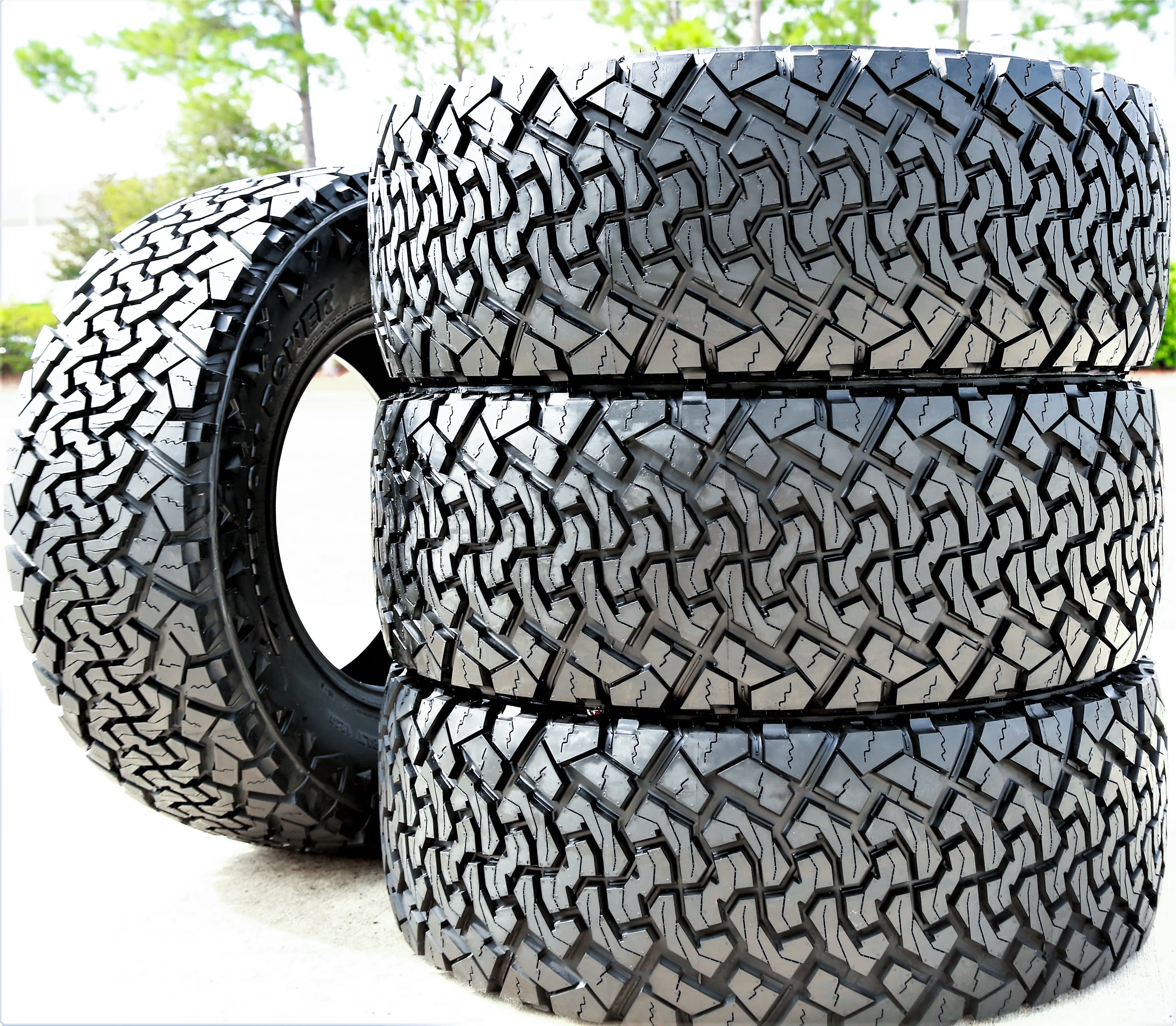 Venom Power Terra Hunter X/T 265/75R16 116T Extreme Terrain Tire