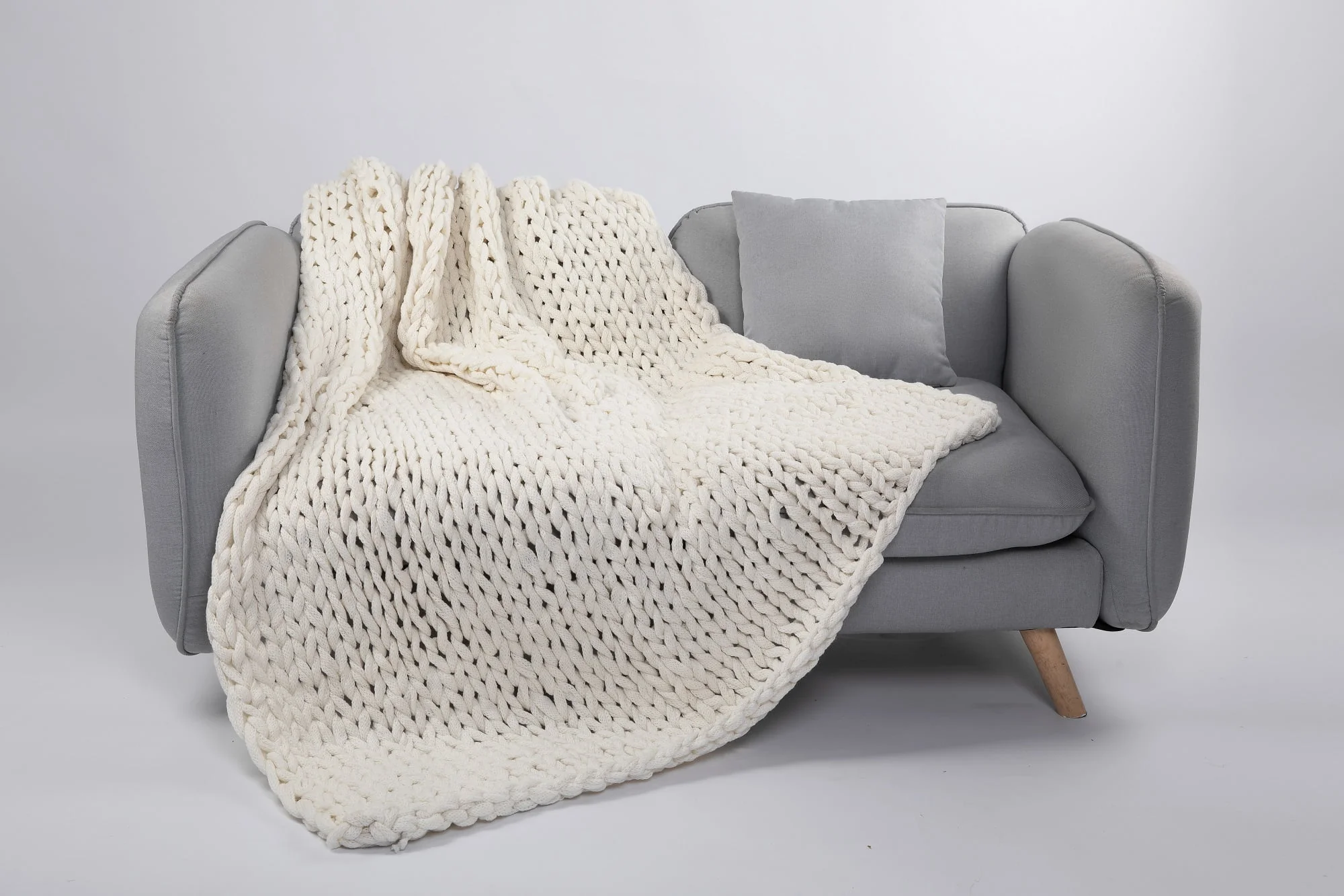 Silver One Super Chunky Knitted Throw Blanket, White, 50" x 60"