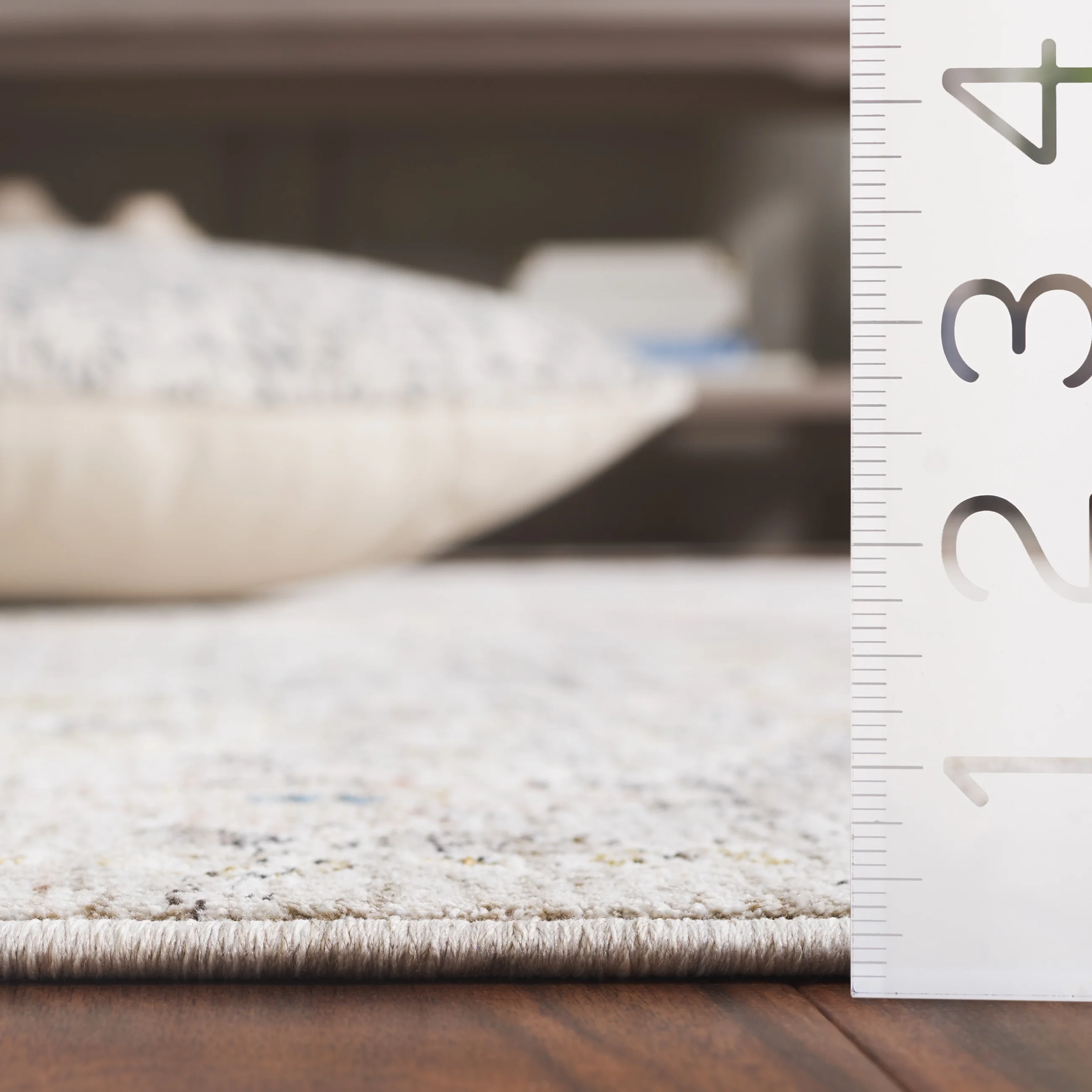 SAFAVIEH Autumn Freeman Floral Area Rug, Beige/Ivory Blue, 8' x 10'