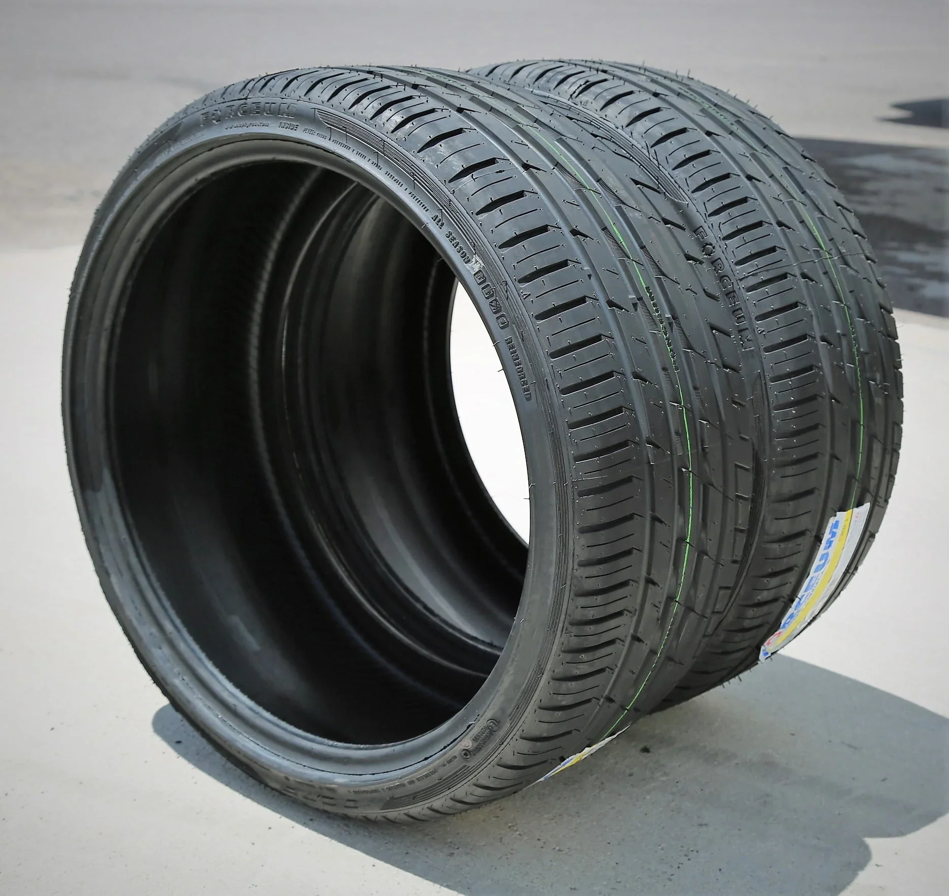 Forceum High-Performance All-Season Tires 245/40R20 99Y XL, Pair – Octa