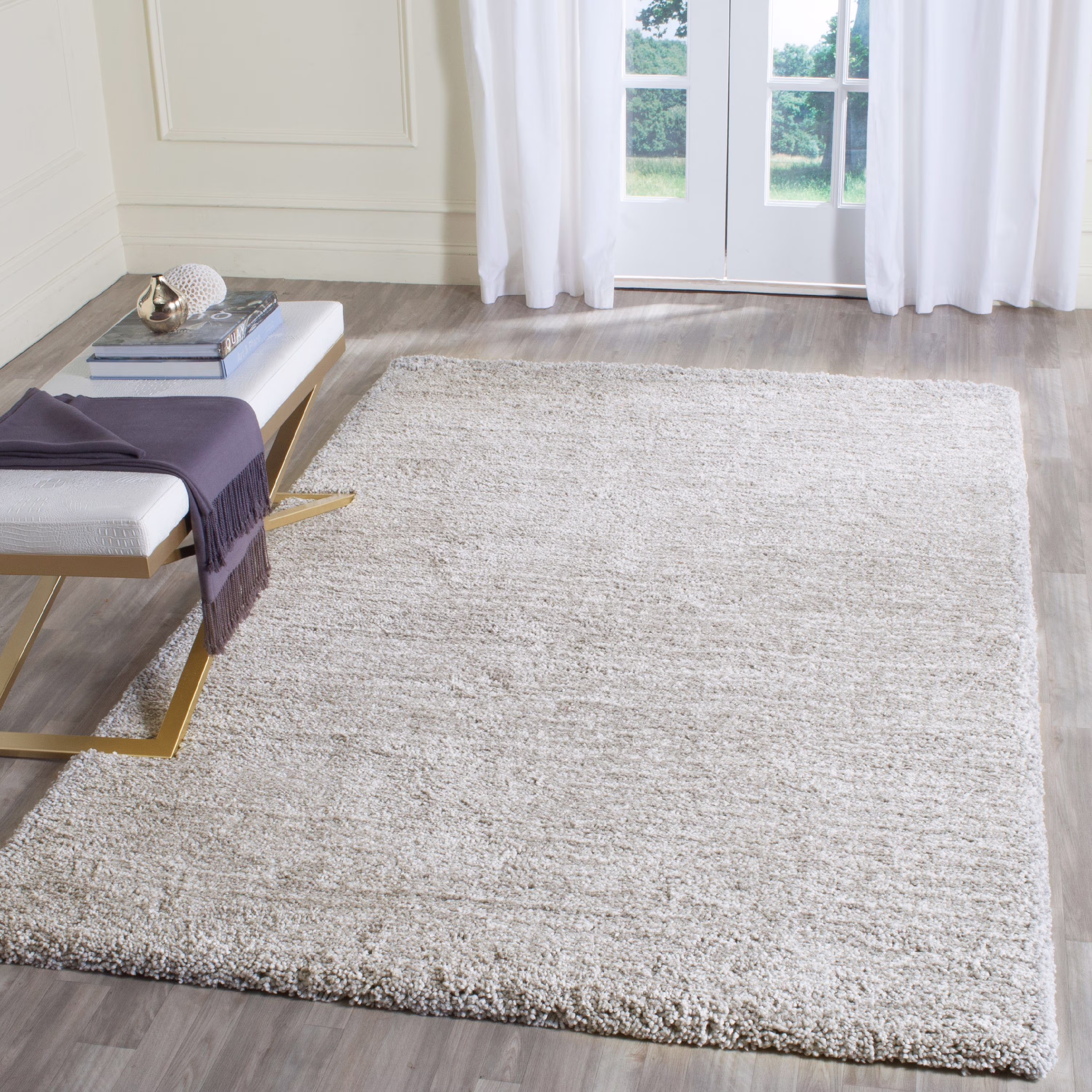 SAFAVIEH Ultimate Atanas Solid Plush Polyester Shag Area Rug, Silver, 4′ x 6′