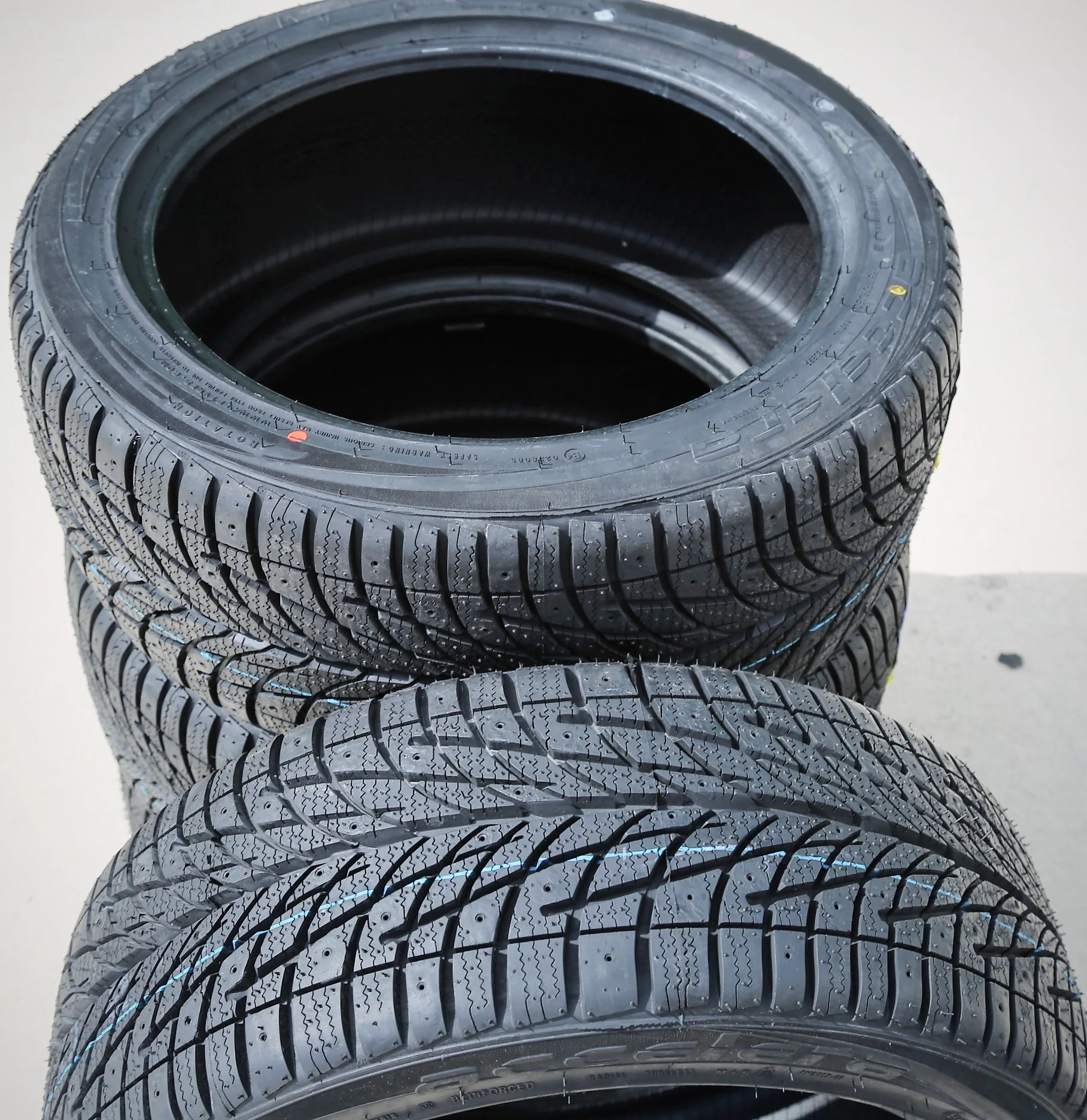 Set of 4 Accelera X-Grip 195/65R15 91T Winter Tires