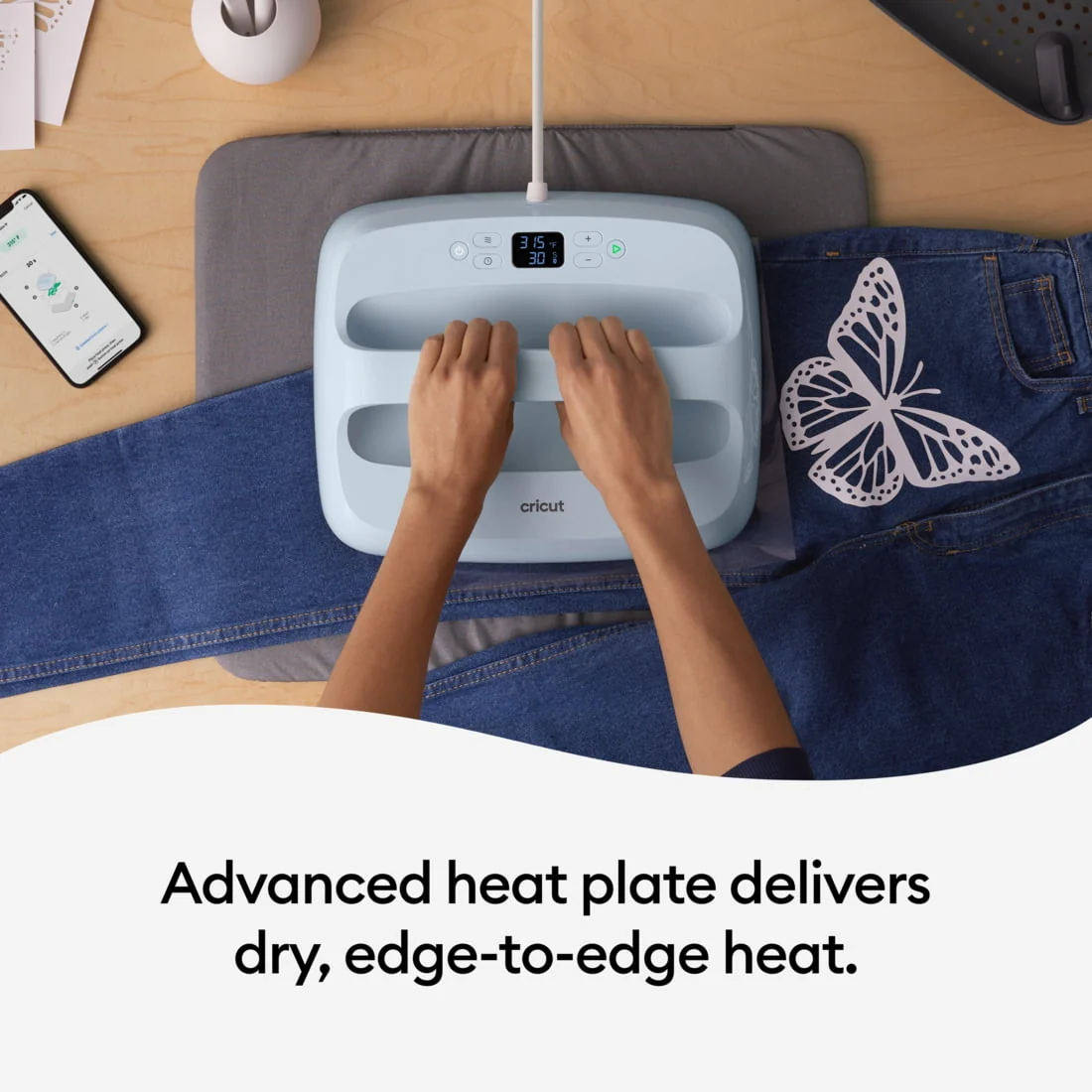 Cricut EasyPress(R) 3 - 12 in x 10 in - Bluetooth(R)-Enabled Handheld Heat Press