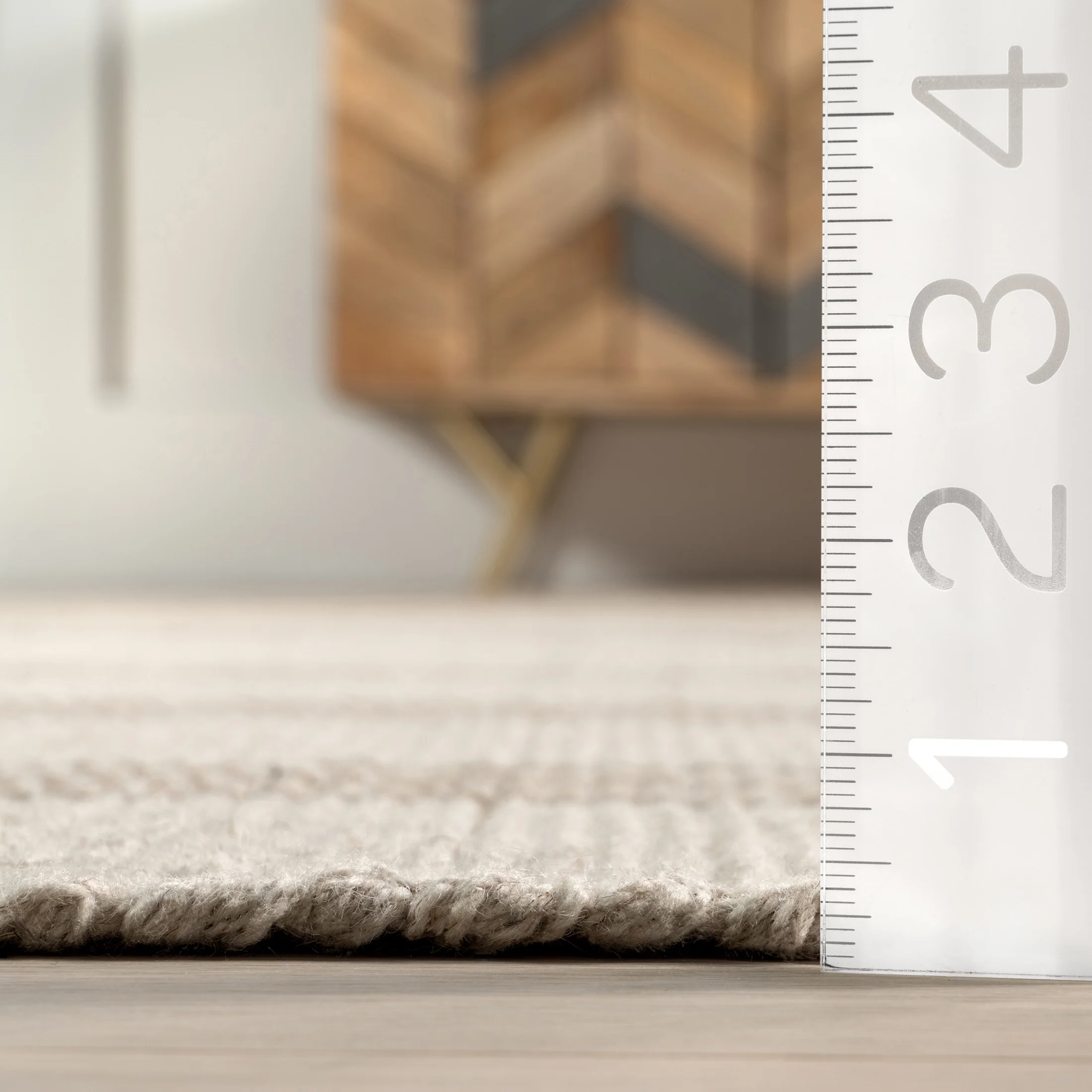 Rugs USA Hawthorn Striped Wool Area Rug, 4′ x 6′, Hawthorn Ivory