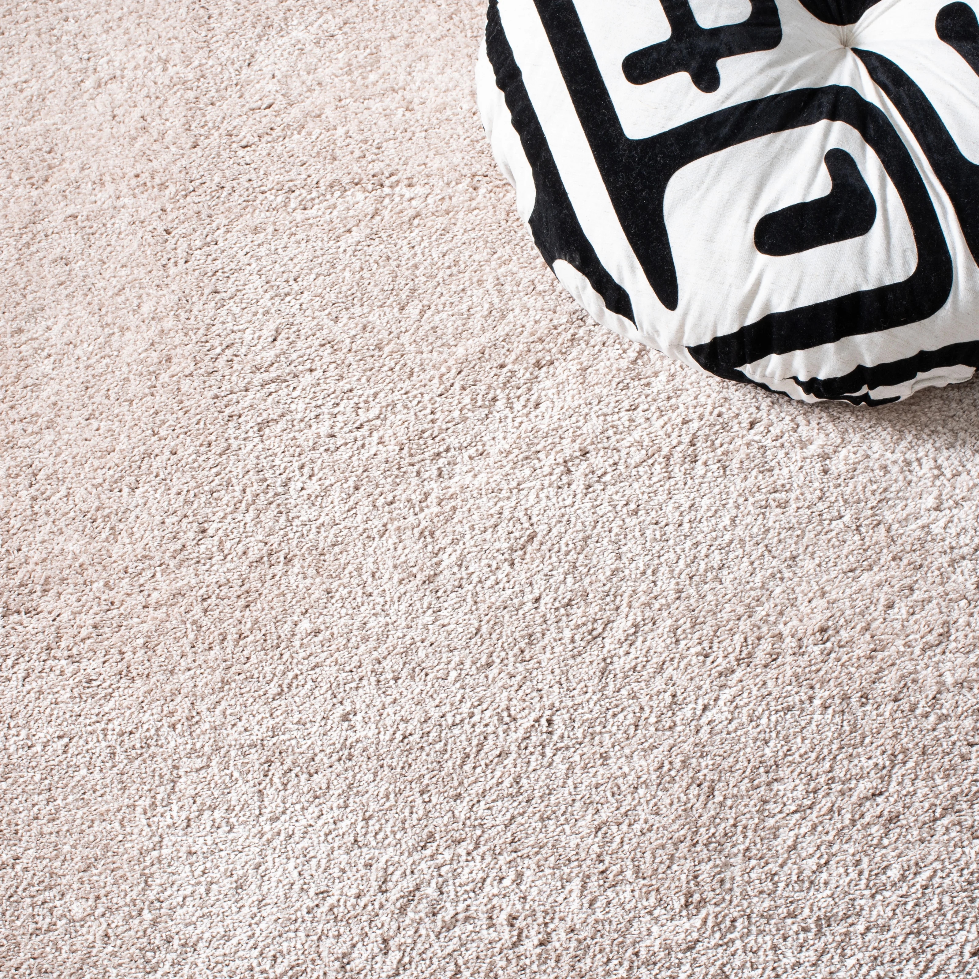 SAFAVIEH Colorado Tarek Solid Shag Runner Rug, Champagne, 2'3" x 8'