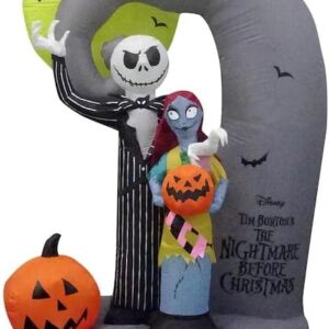 7ft Jack Skull and Sally Hills Scene