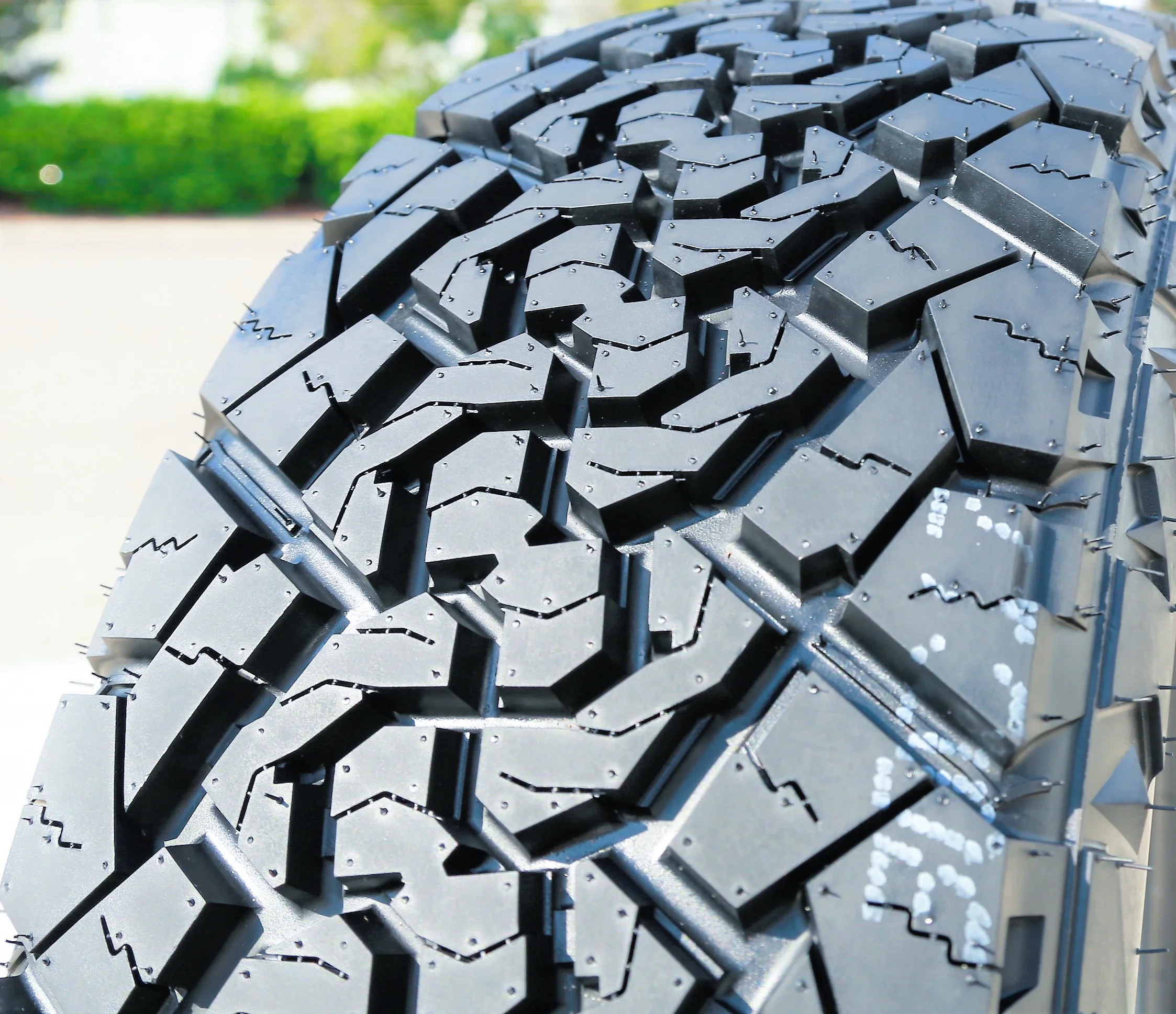 Venom Power Terra Hunter X/T 245/65R17 111T XL Extreme Terrain Tire
