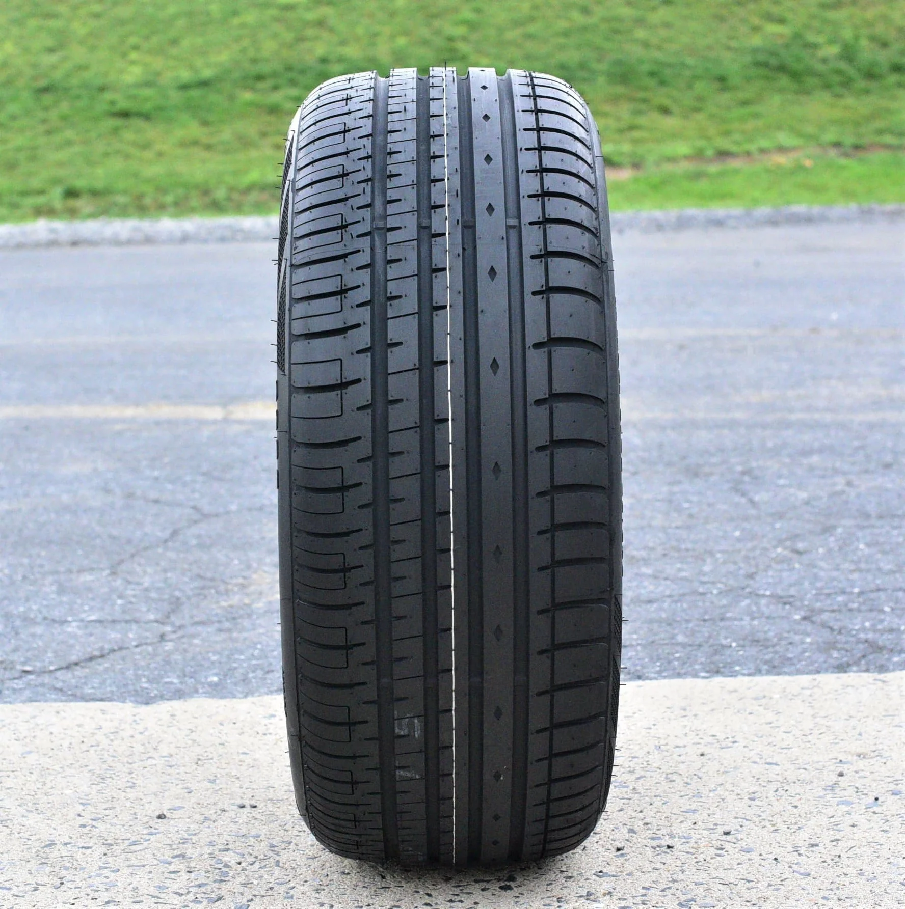 A pair of 2(2) 225/40R20 101W XL AS A/S performance tires