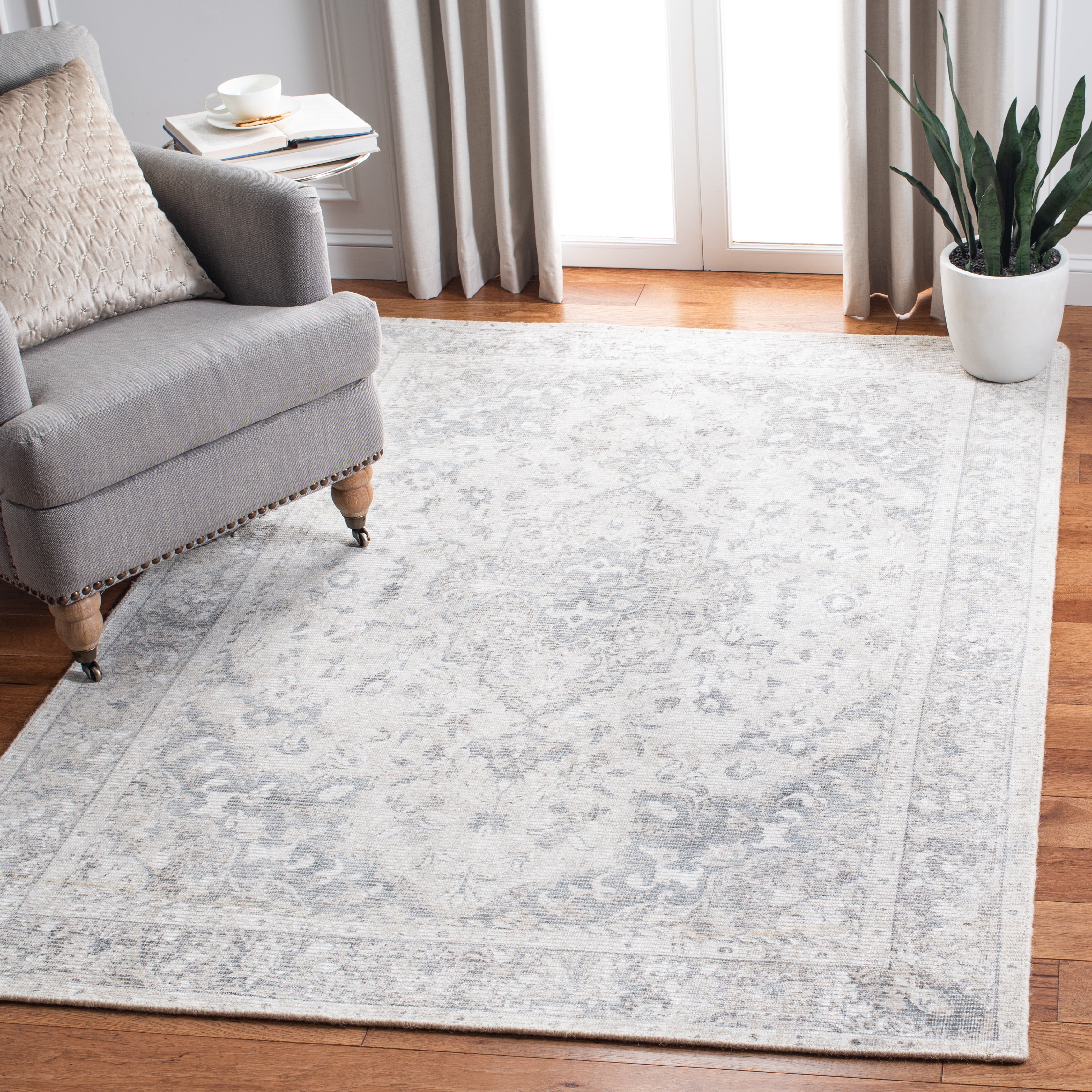 SAFAVIEH Restoration Vintage April Medallion Area Rug, Grey/Ivory, 8' x 10'