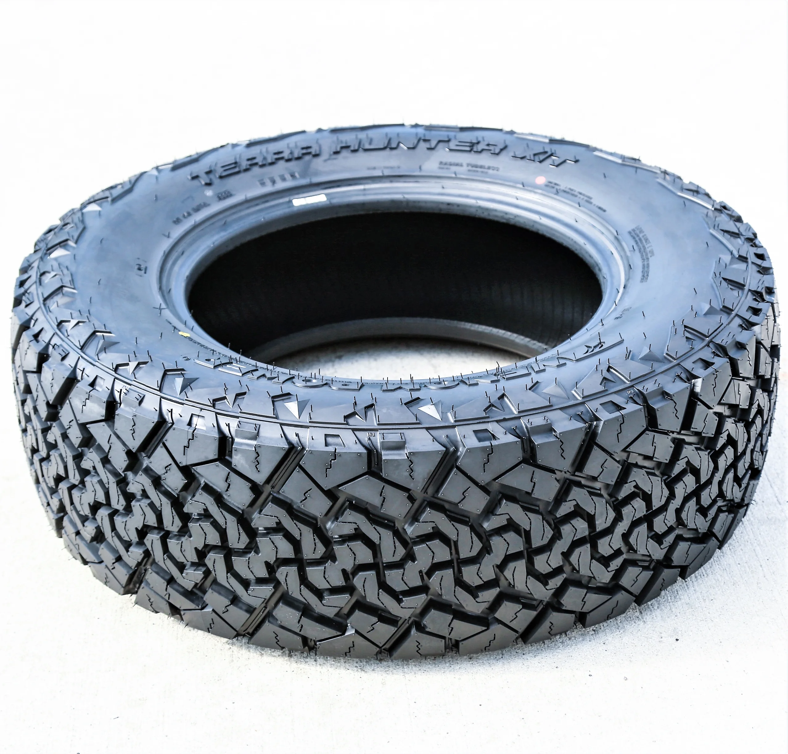 Venom Power Terra Hunter X/T 245/65R17 111T XL Extreme Terrain Tire