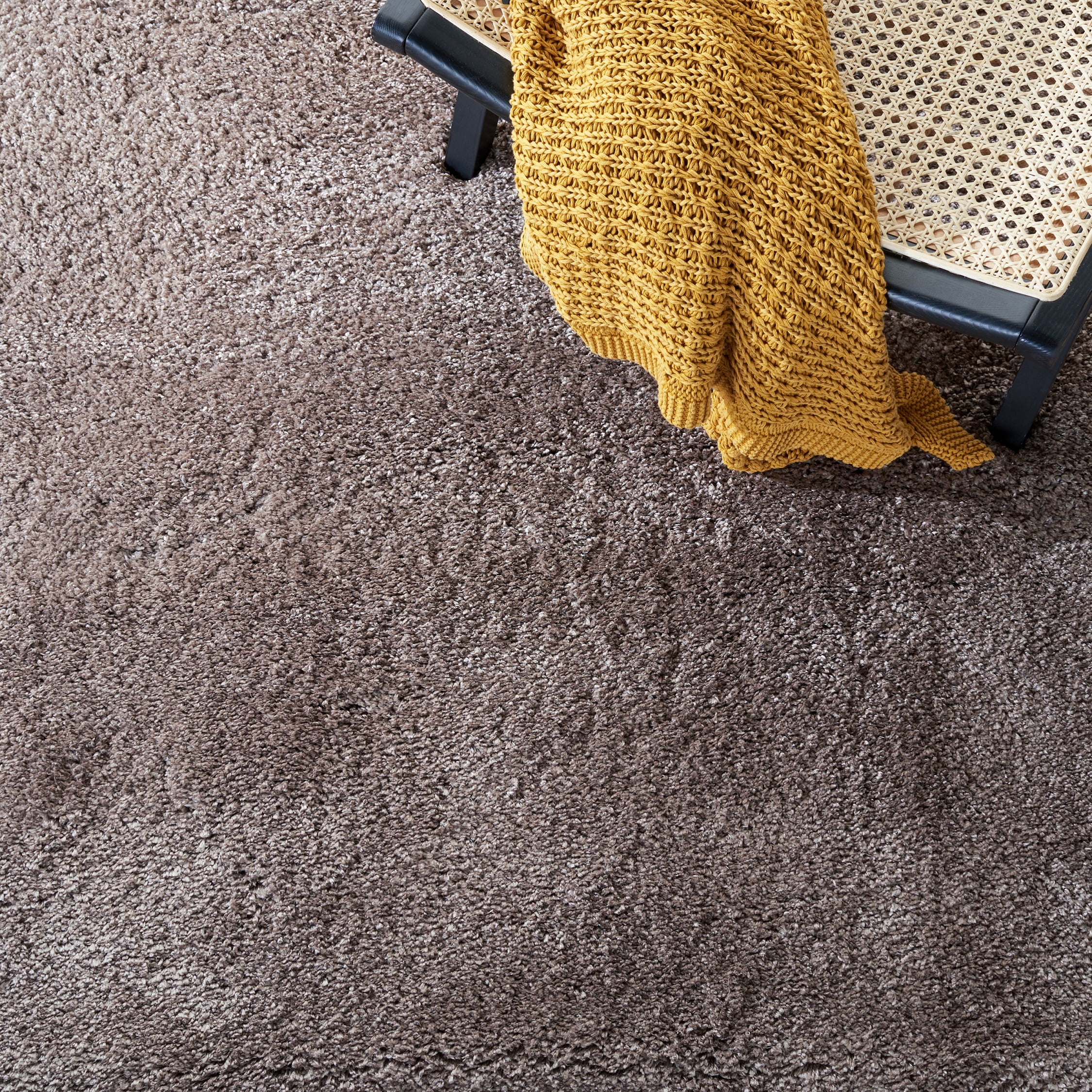 SAFAVIEH Colorado Tarek Solid Shag Runner Rug, Champagne, 2'3" x 8'