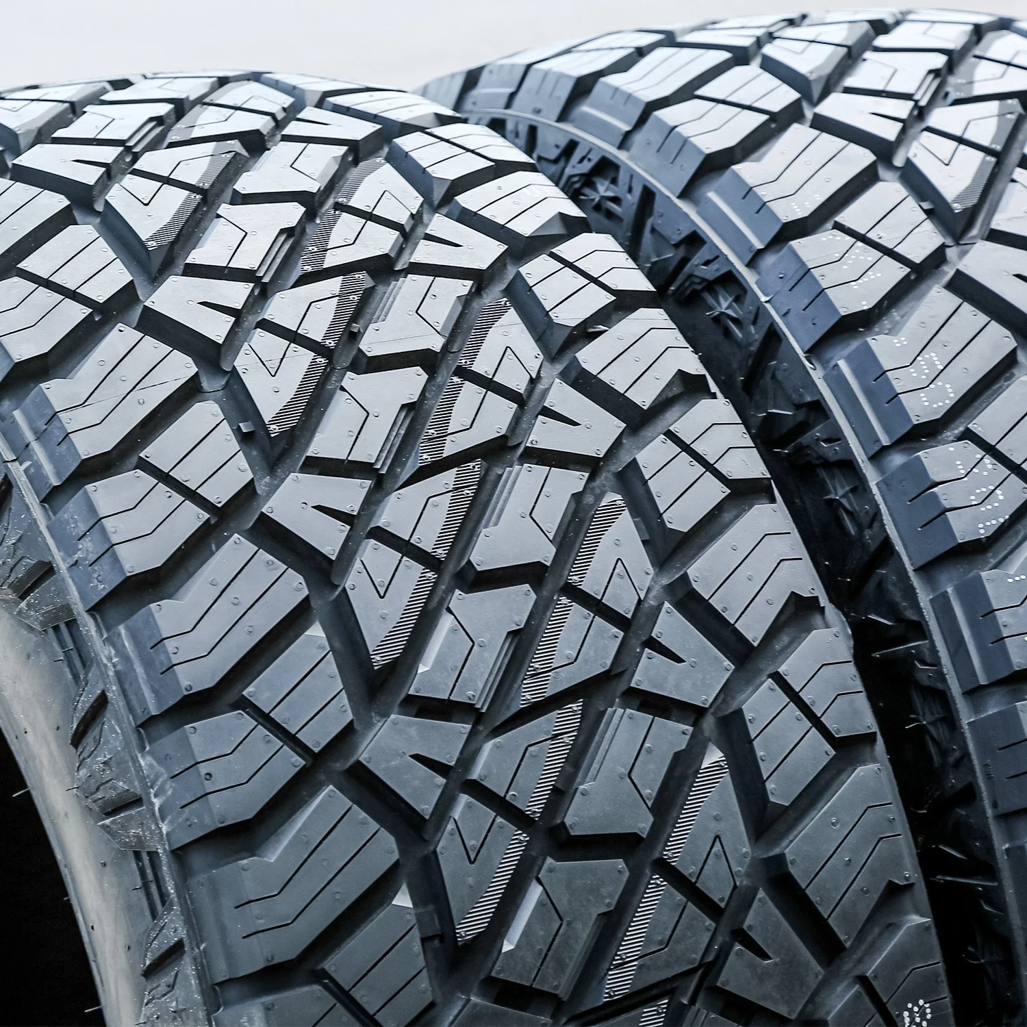 Predator New Mutant X-AT 275/60R20 115T a/t All Terrain Tire