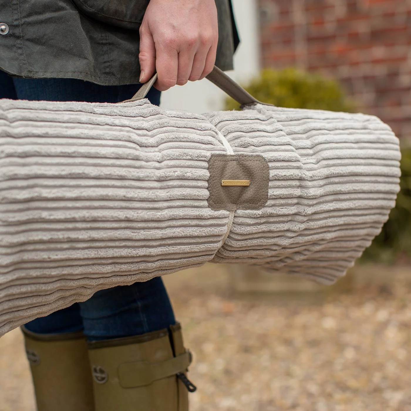 Travel Mat in Essentials Light Grey Variant 2