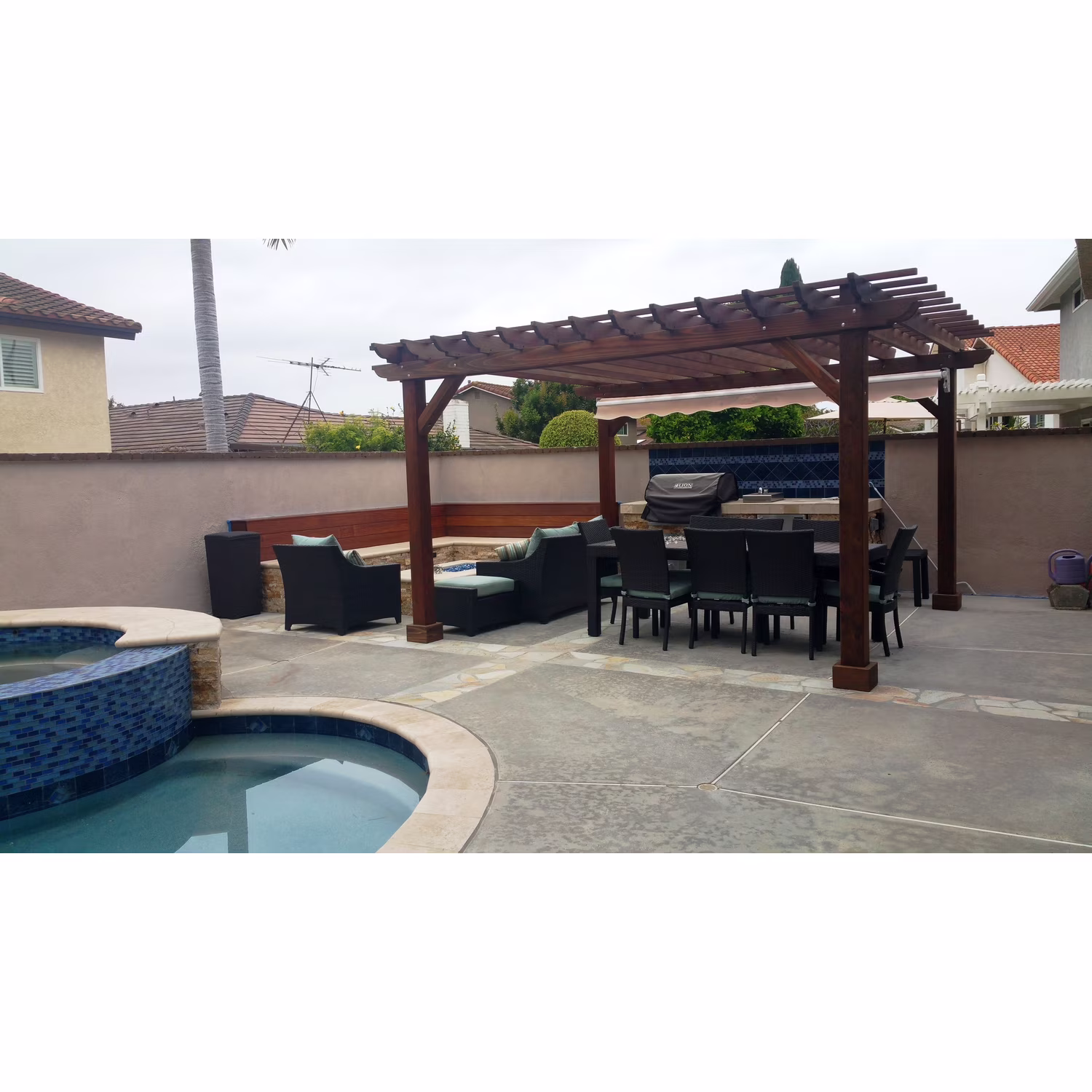 Best Redwood 20ft x 20ft Farmhouse Solid Wood Super Deck Pergola – Mission Brown