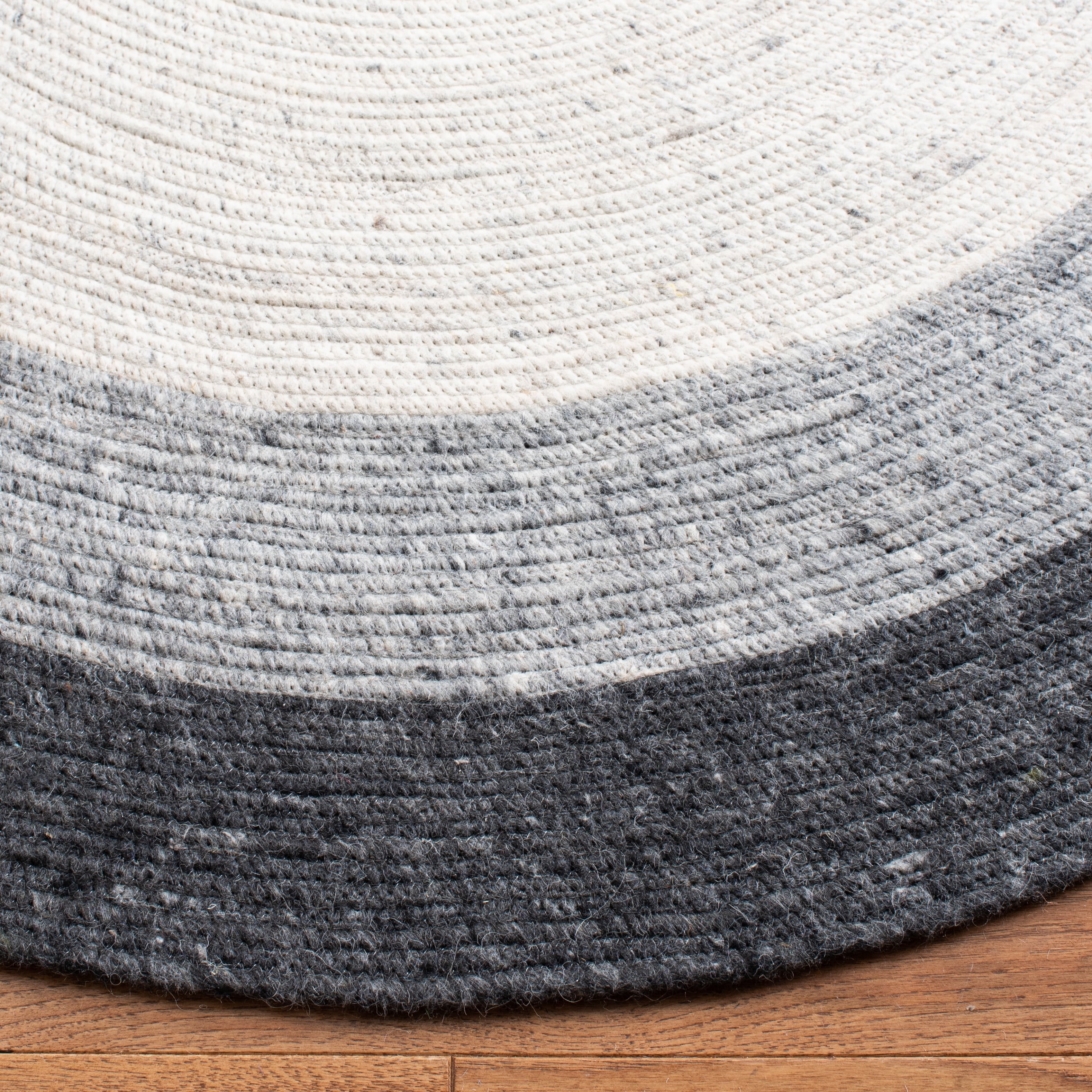 SAFAVIEH Braided Nazca Geometric Reversible Area Rug, Grey/Ivory, 6' x 9' Oval