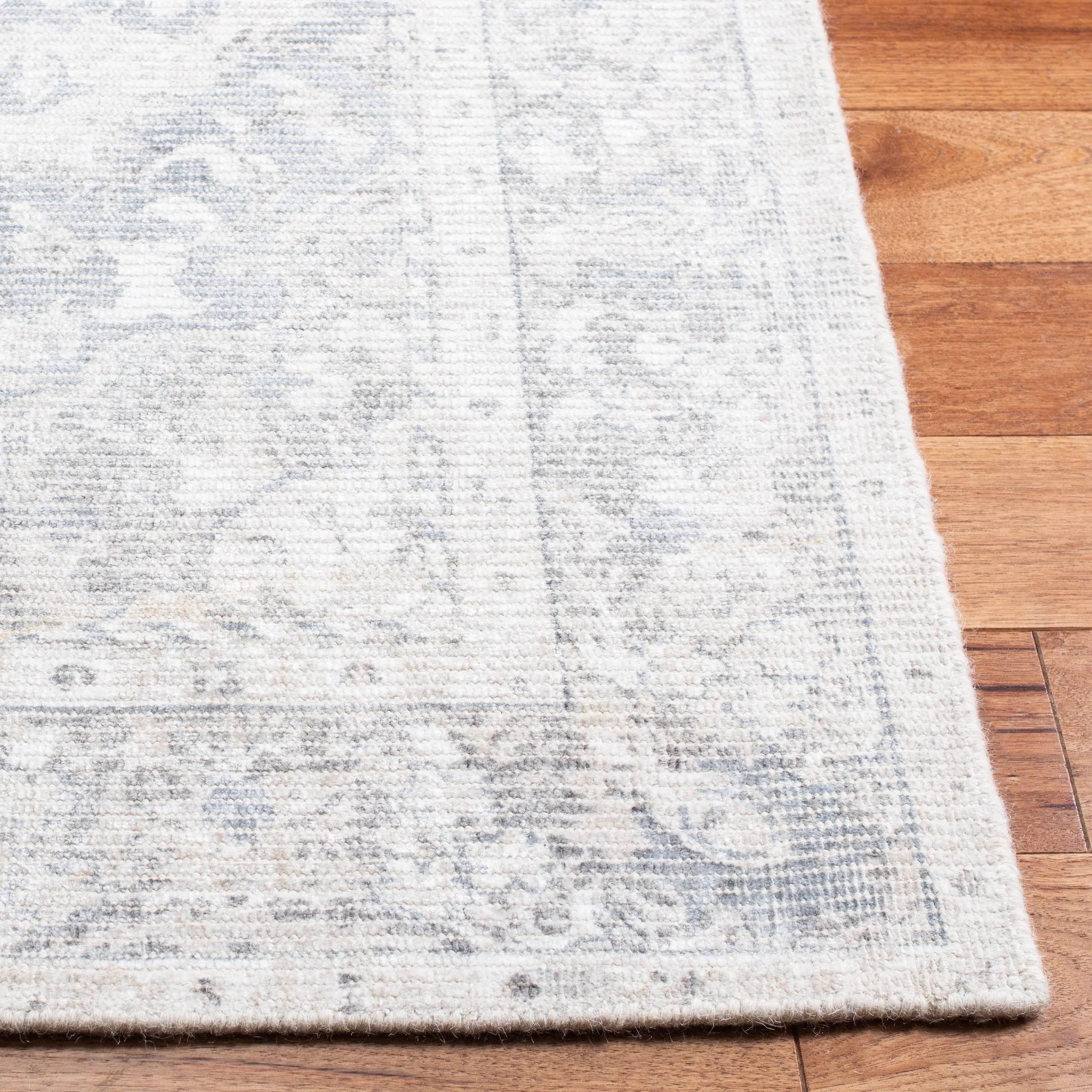 SAFAVIEH Restoration Vintage April Medallion Area Rug, Grey/Ivory, 8' x 10'